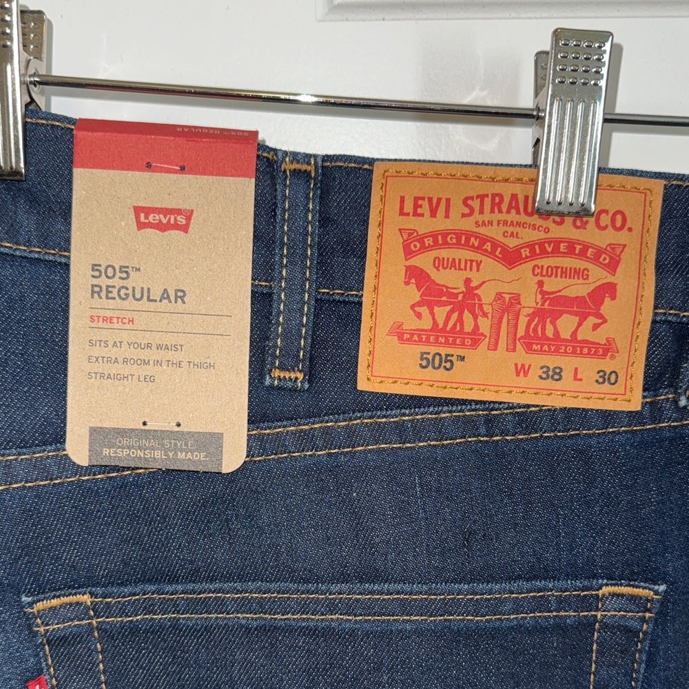 NWT - Levi's Men's Deep Indigo Straight Jeans - Picture 2 of 6